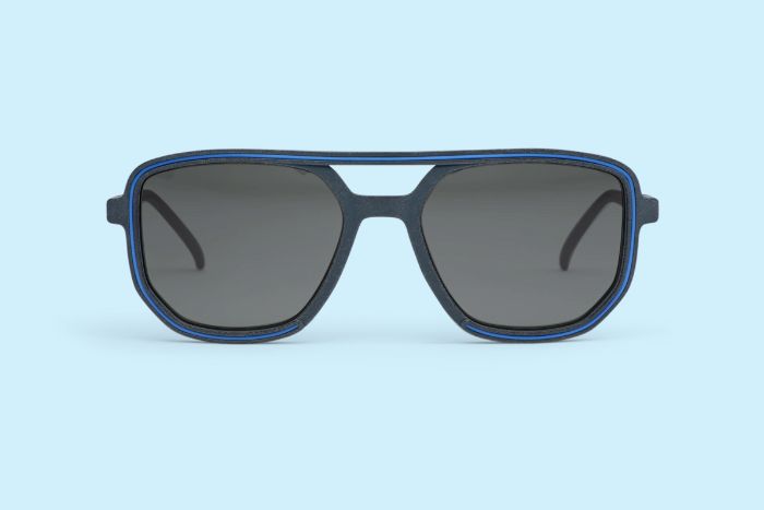 Sonnenbrillen Trends 2025 – ROLF Bohnenbrille mit blauen Details und klassischer Pilotenform